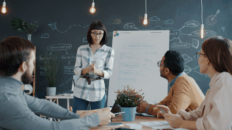 CRM challenges, data fragmentation, B2B project obstacles